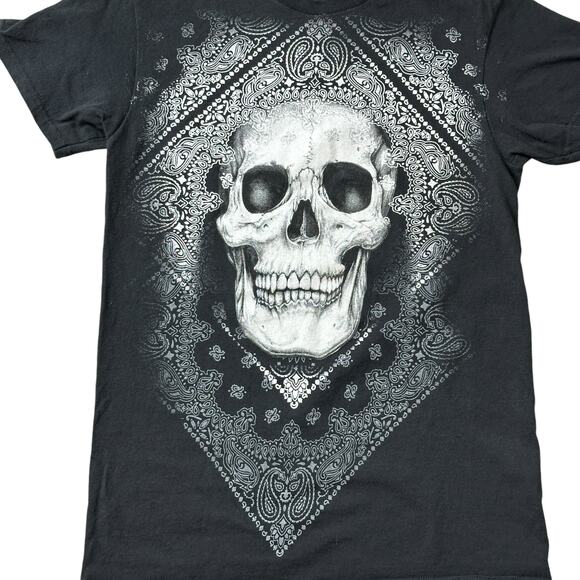 Vintage Skull Bandana Y2K Grunge Graphic Short Sleeve Men's Small - Picture 1 of 4